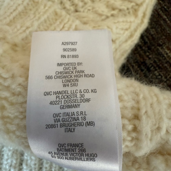 G.I.L.I Ivory cable knit cold shoulder bell sleeve sweater size XS - Picture 6 of 7